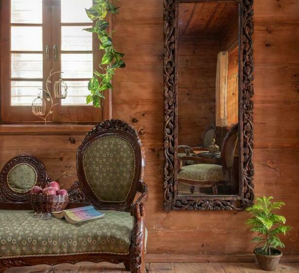 キングサイズベッドのスタンダードルーム, Nirvana Homes Rarta