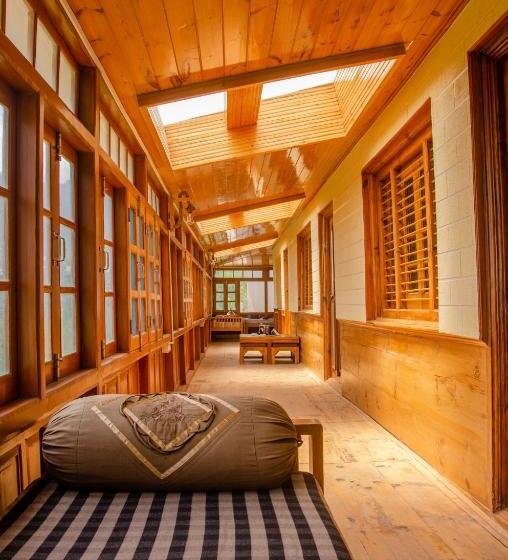 キングサイズベッドのスタンダードルーム, Nirvana Homes Rarta