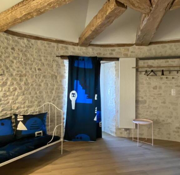 חדר דחוקס עם מיטת קינג, Ferme De Mesangeon