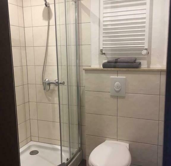 标准间, Zum Weißen Ross