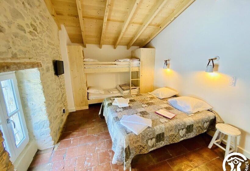 اتاق استاندارد چهار تخته, Le Moulin Du Vivier