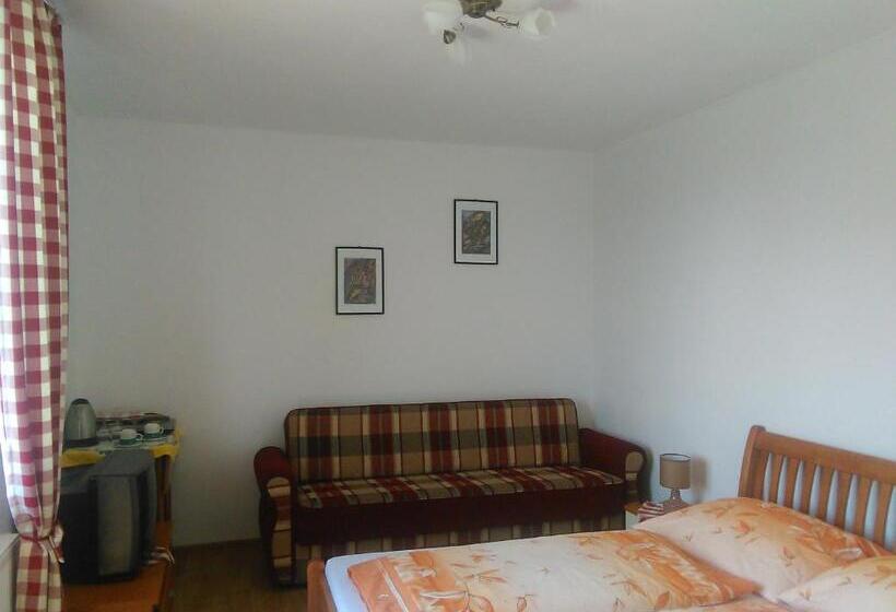 スタンダードルーム, Privát Slavkov