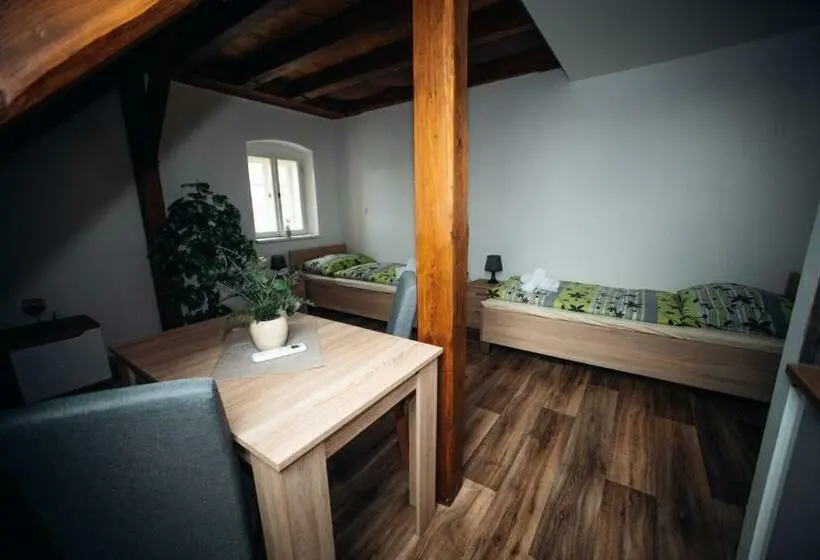 スイート, Restaurace čp.2