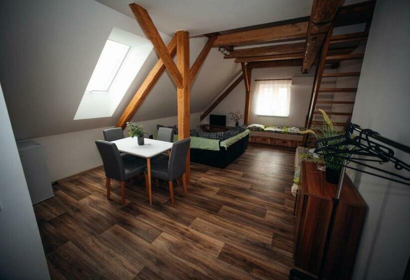 带1个卧室的公寓, Restaurace čp.2