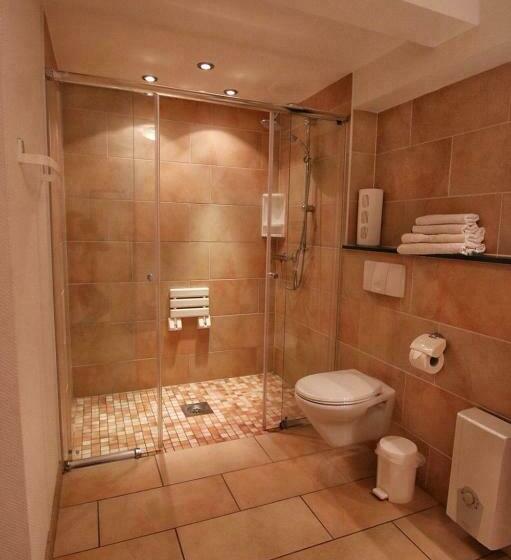 חדר משפחתי, Pension  Zu Den Linden Trin