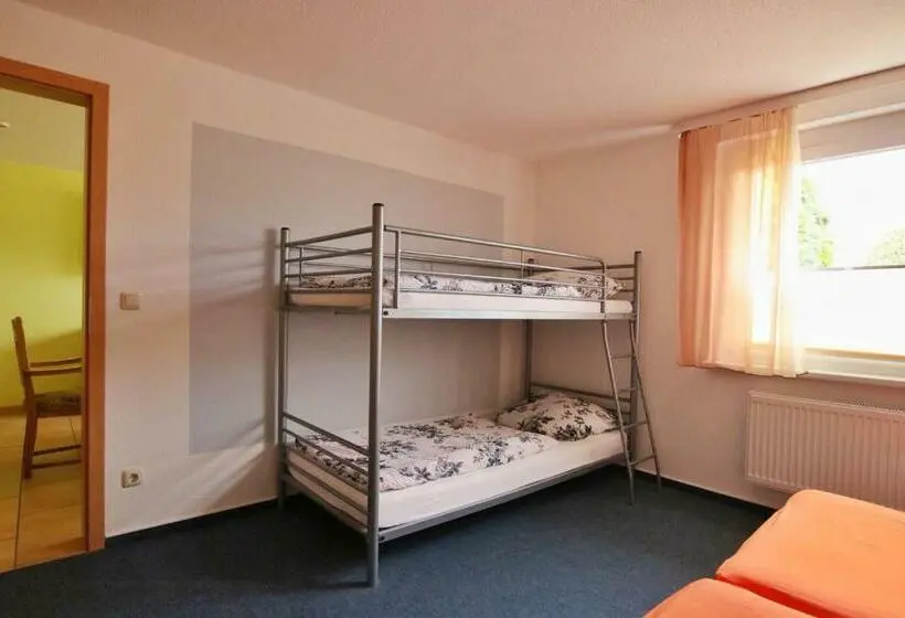 ファミリールーム, Pension  Zu Den Linden Trin