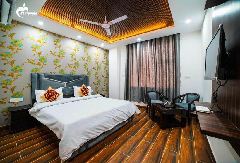 اتاق لوکس با تخت بزرگ, Red Apple Near Railway Station Chandigarh