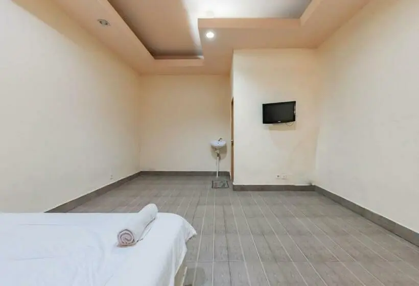スタンダードルーム, Urbanview Hotel Garuda Sky Inn Balikpapan By Reddoorz