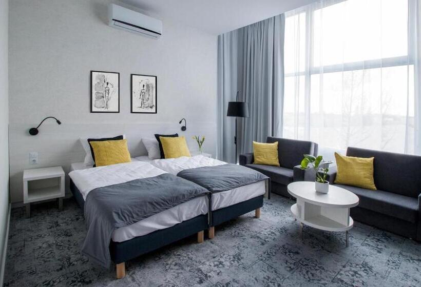 豪华房间, Absolwent