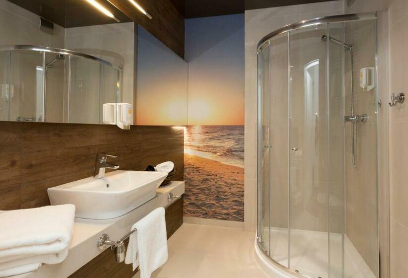 اتاق استاندارد, Błękitny żagiel