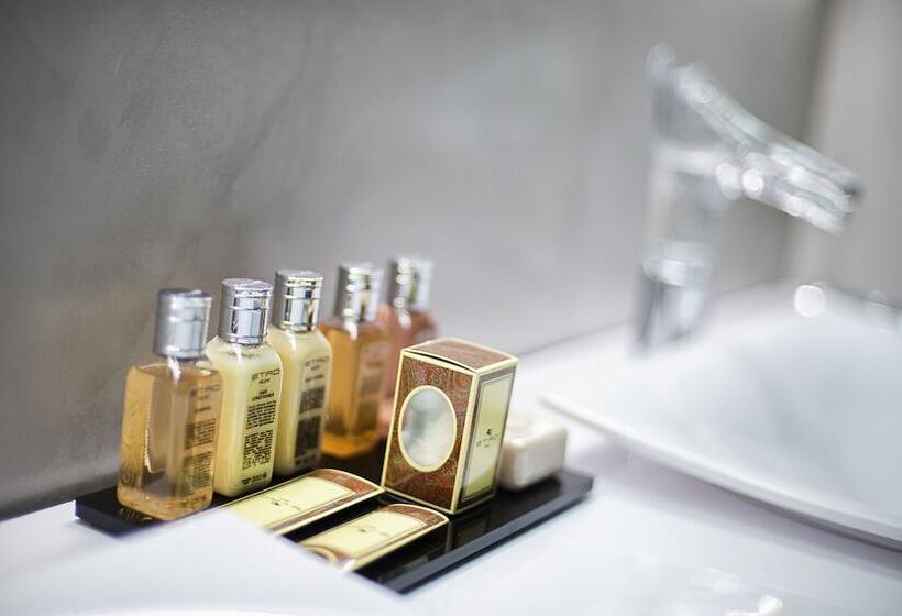 חדר סופריור, Domus Libera