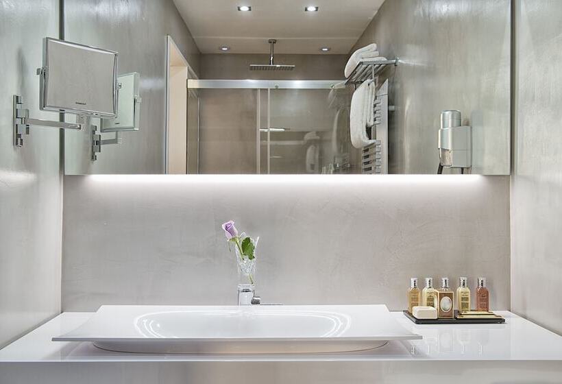 חדר סופריור, Domus Libera