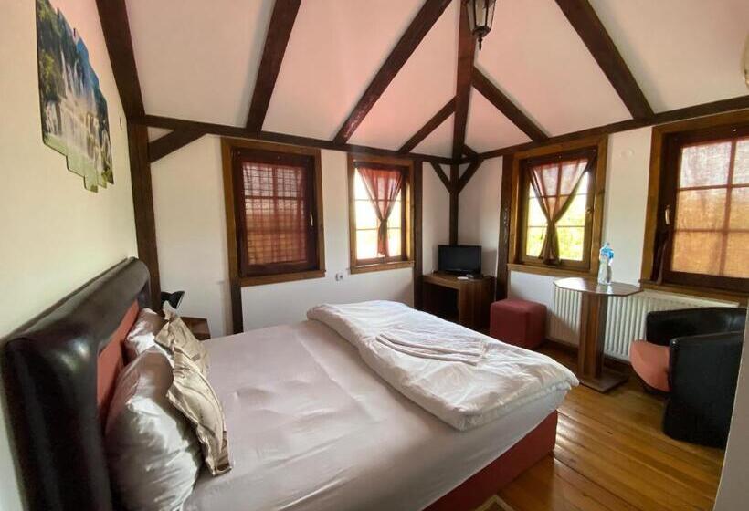 اتاق استاندارد سه نفره, Etno Selo Timcevski Complex