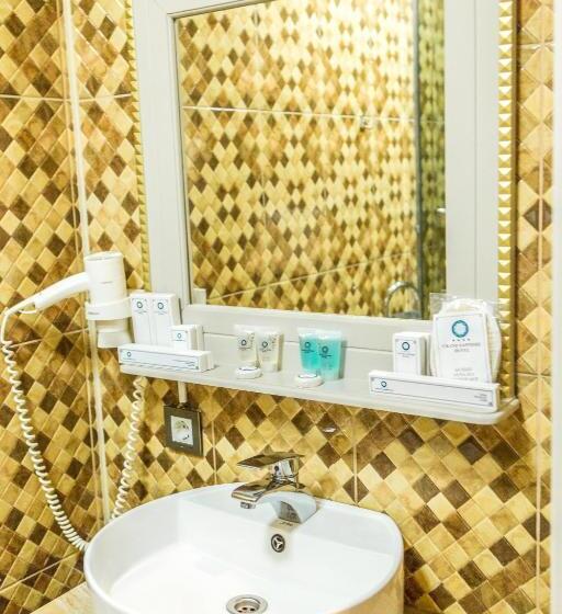 اتاق خانوادگی, Grand Sapphire