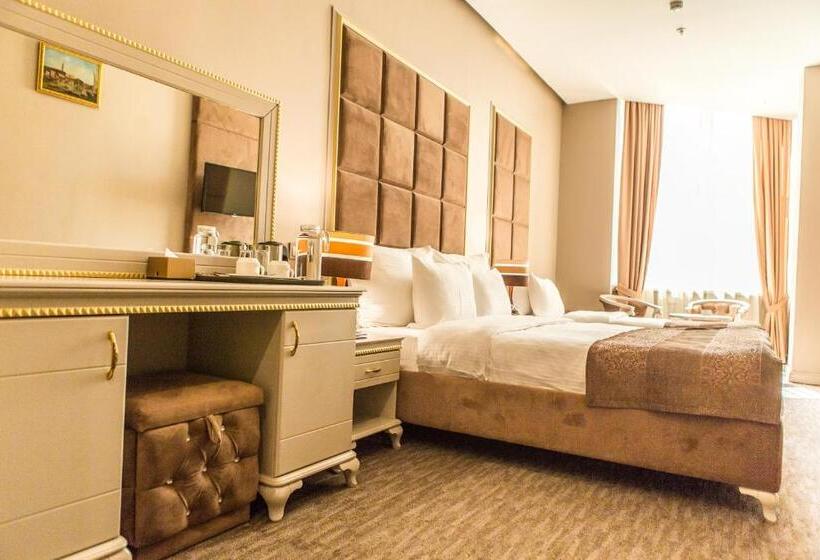 اتاق خانوادگی, Grand Sapphire