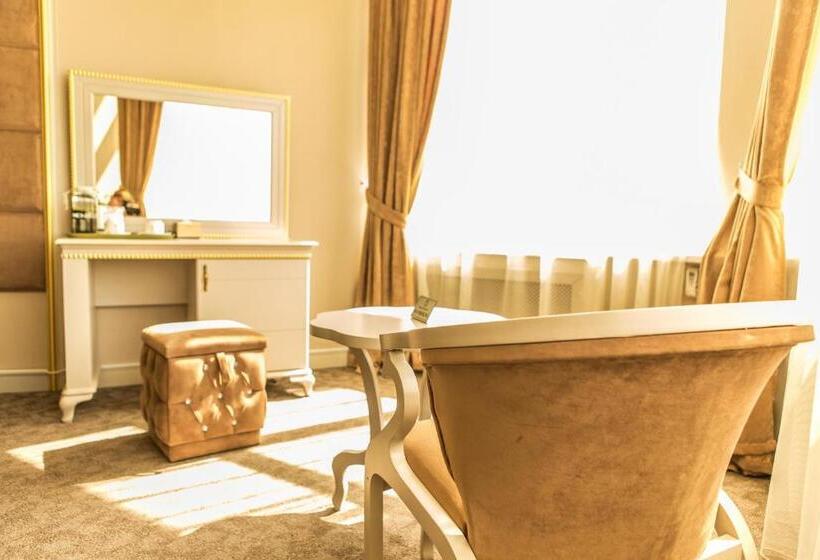 اتاق راحتی, Grand Sapphire