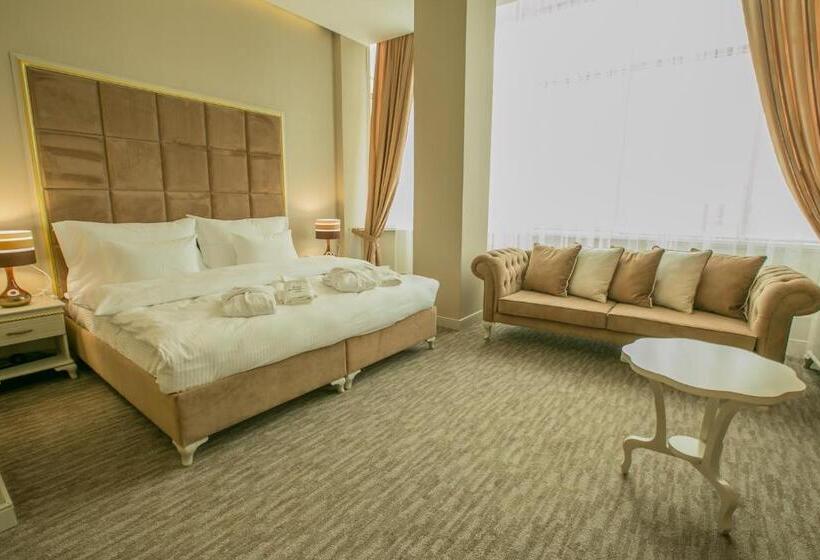 اتاق راحتی, Grand Sapphire