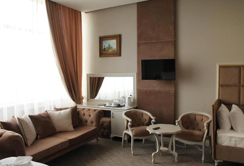 اتاق راحتی, Grand Sapphire