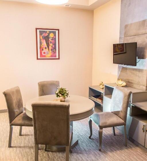 سوییت, Grand Sapphire