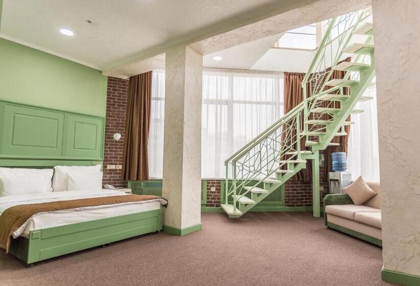 سوییت دوبلکس, Grand Sapphire