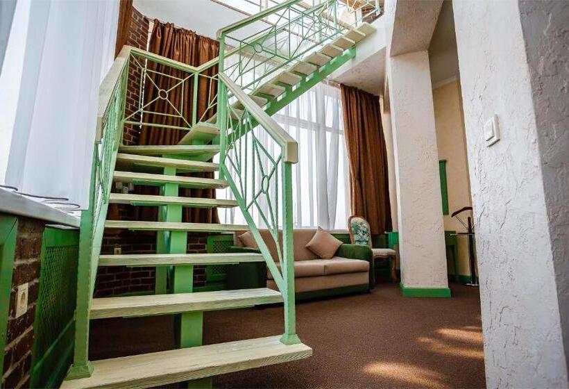 سوییت دوبلکس, Grand Sapphire