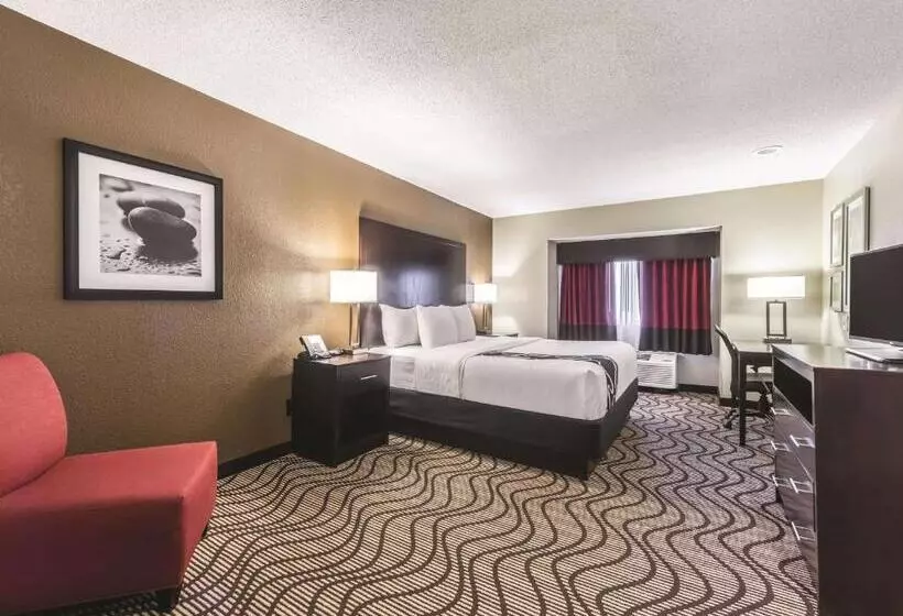 キングサイズベッドのスタンダードルーム, La Quinta By Wyndham Collinsville St. Louis