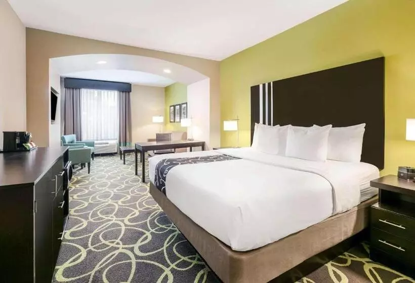 キングサイズベッドのデラックススイート, La Quinta By Wyndham Tyler   University Area