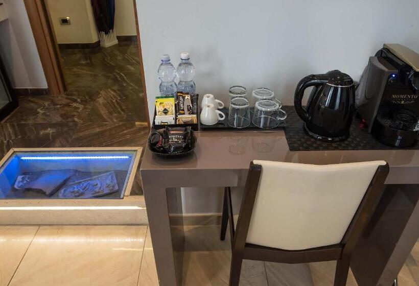 סוויטת ג'וניור, Pantheon Caesar Relais