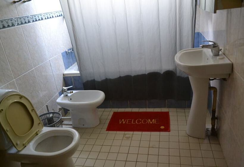 Superior Room, Peninsula Plaza