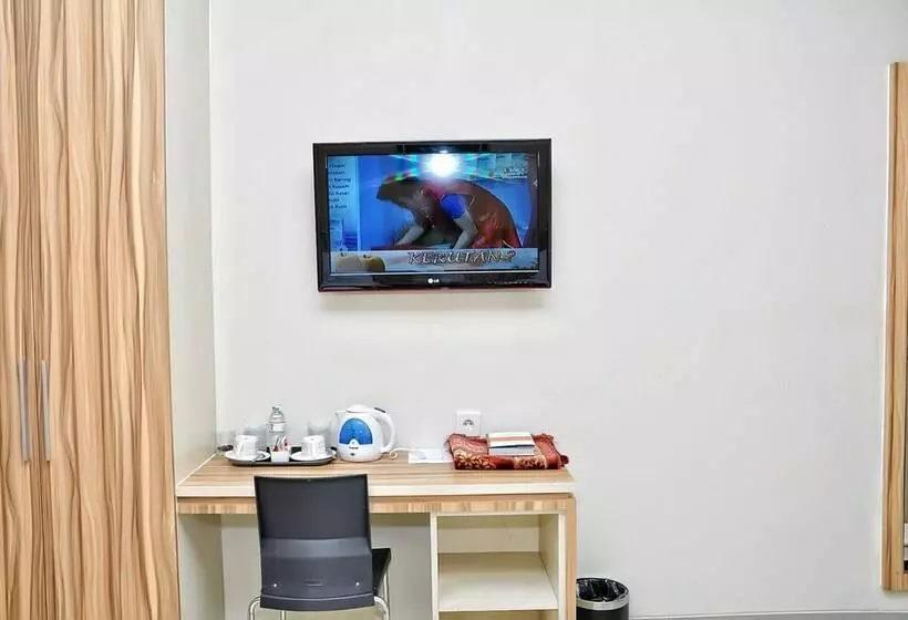 Deluxe Zimmer, Rangkayo Basa Halal