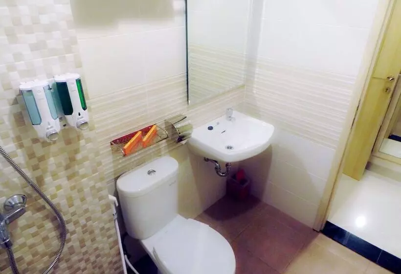 Deluxe Zimmer, Rangkayo Basa Halal