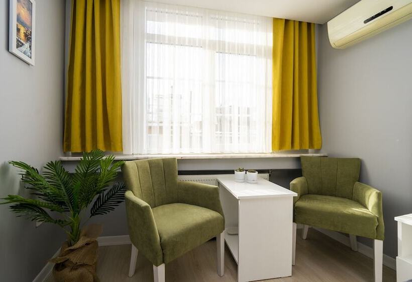 اتاق اکونومی, Sayeban Gold