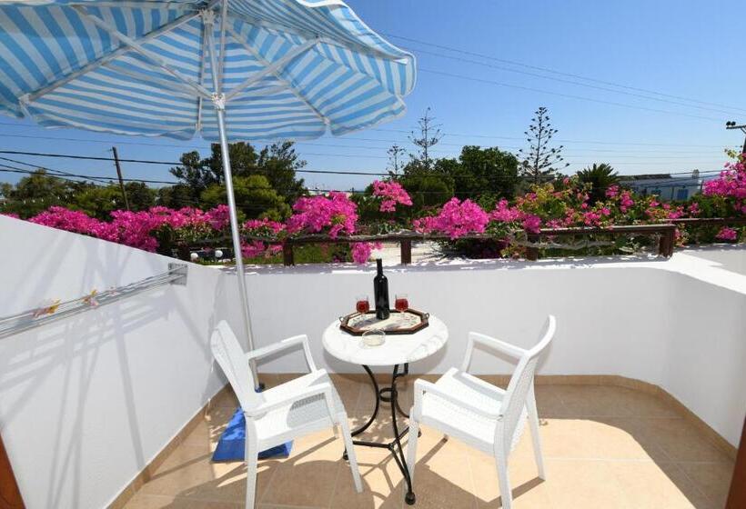 غرفة قياسية مزوَّدة بشُرفة, Sunflower Apart