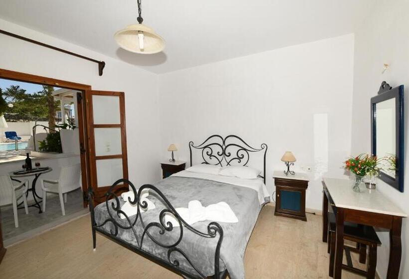 غرفة قياسية مطلّة علي حمام السباحة, Sunflower Apart