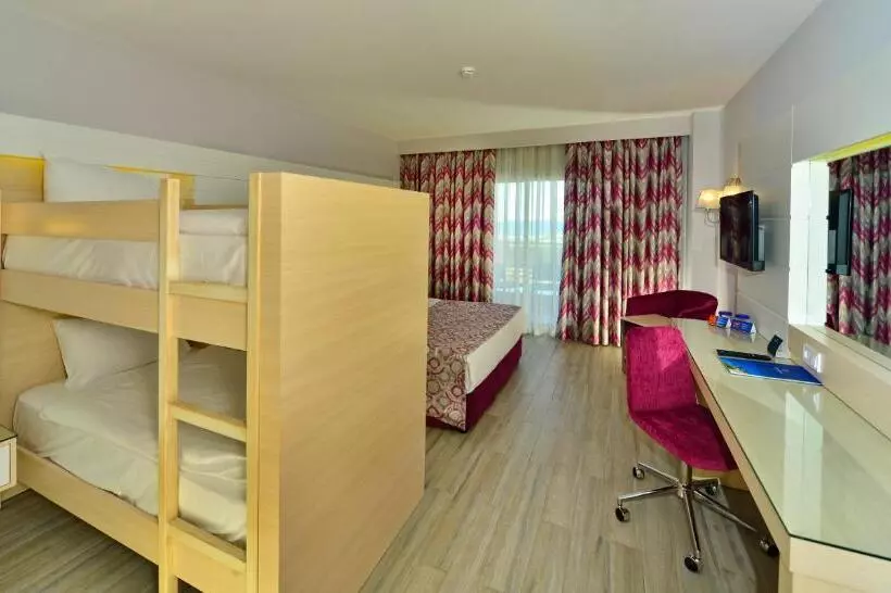 اتاق خانوادگی با تختخواب سفری, Sunmelia Beach Resort Hotel & Spa - All Inclusive