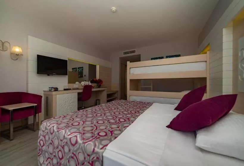 اتاق خانوادگی با تختخواب سفری, Sunmelia Beach Resort Hotel & Spa - All Inclusive