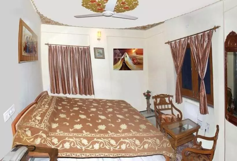 デラックスルーム, Teerth Palace Pushkar
