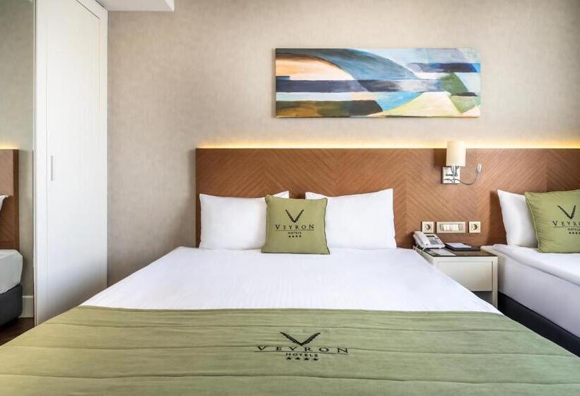 اتاق استاندارد سه نفره, Veyron Hotels & Spa
