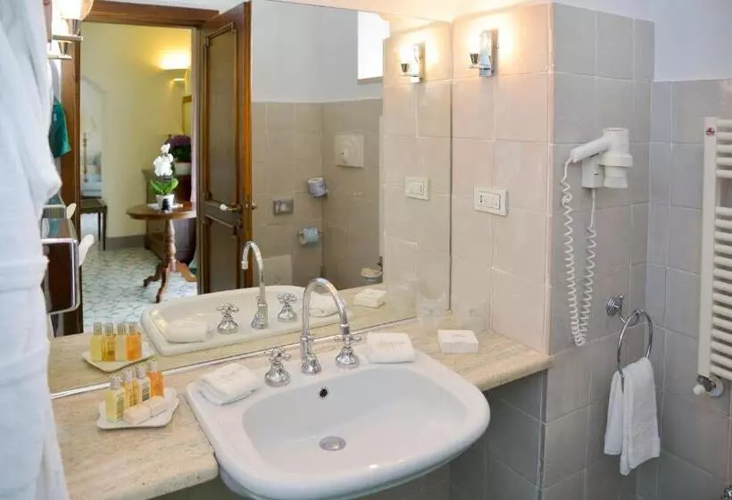 سوییت جونیور با چشم‌انداز دریا, Villa Cimbrone