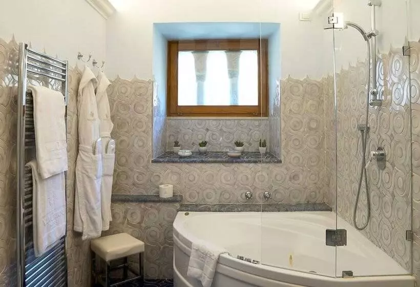سوییت با چشم‌انداز دریا, Villa Cimbrone