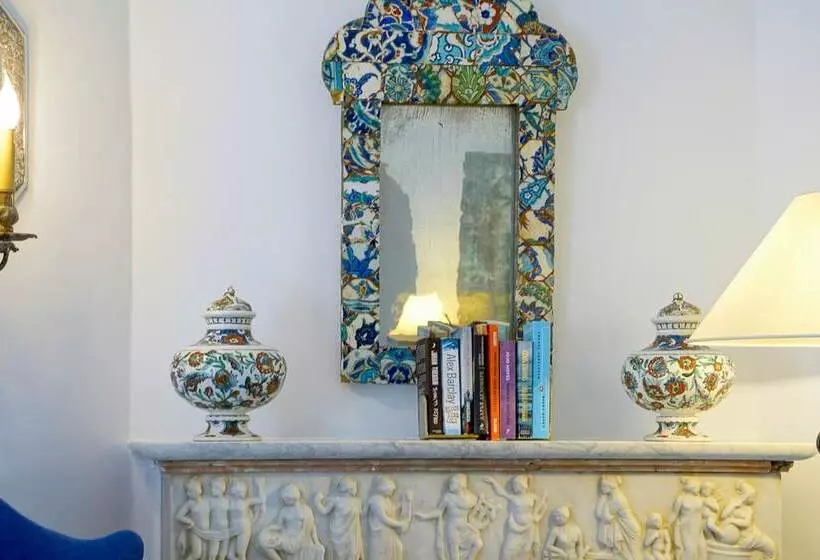 سوییت با چشم‌انداز دریا, Villa Cimbrone