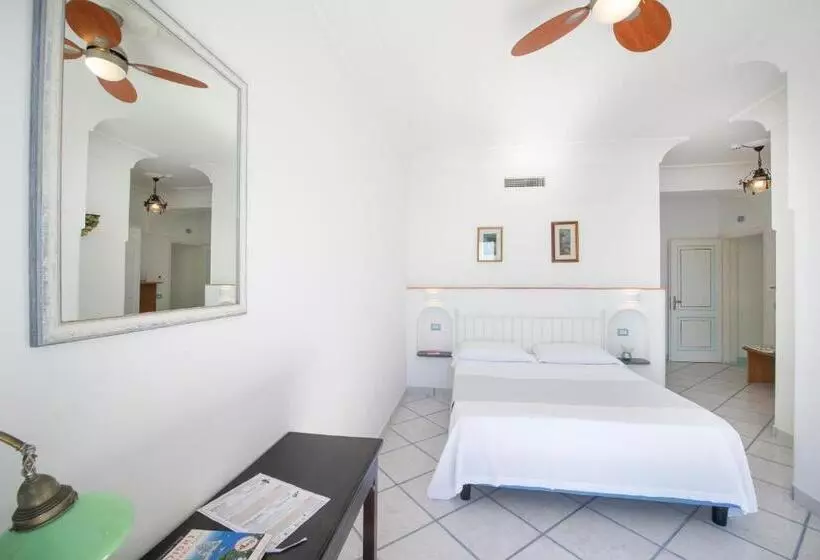 اتاق استاندارد با چشم‌انداز دریا, Maresca Hotel Praiano