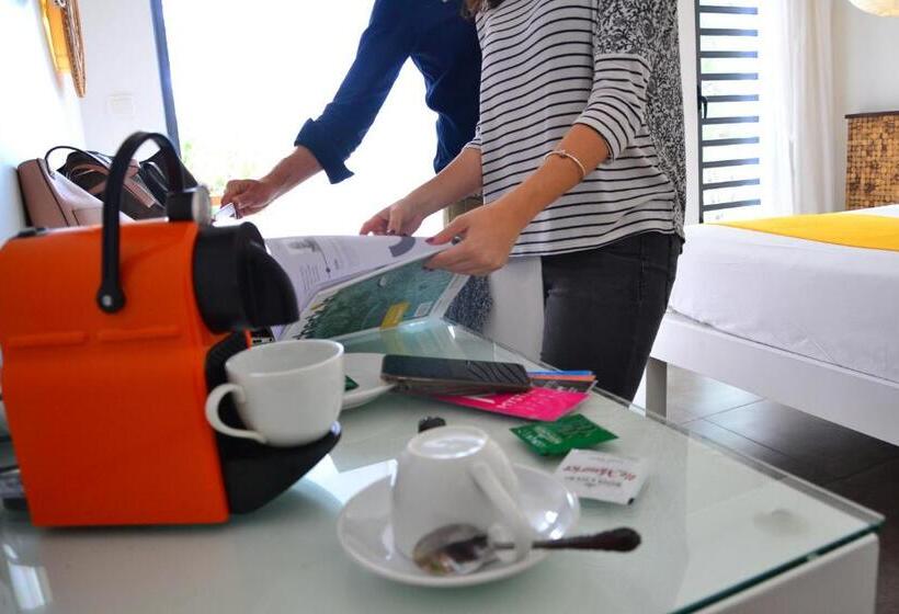 اتاق لوکس با چشمانداز دریا, Mystik Life Style By Newmark