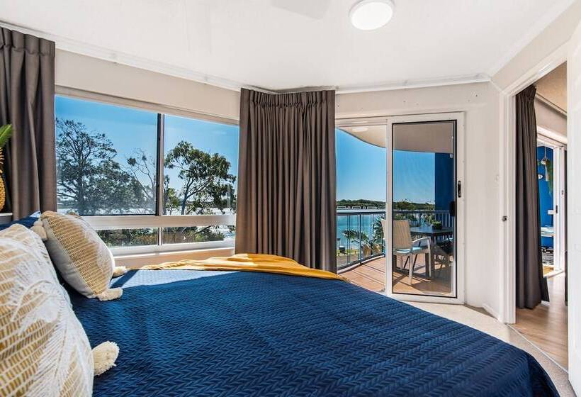 Апартаменты 3 Спальни, Reflections Holiday Apartments