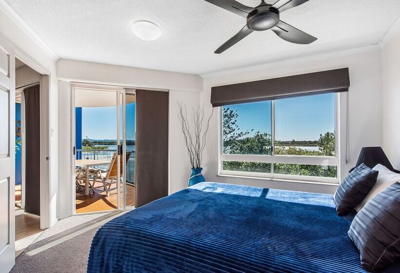 Апартаменты 3 Спальни, Reflections Holiday Apartments