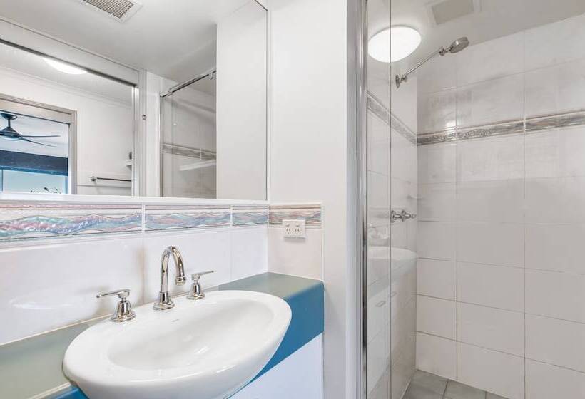 דירת שלושה חדרים, Reflections Holiday Apartments