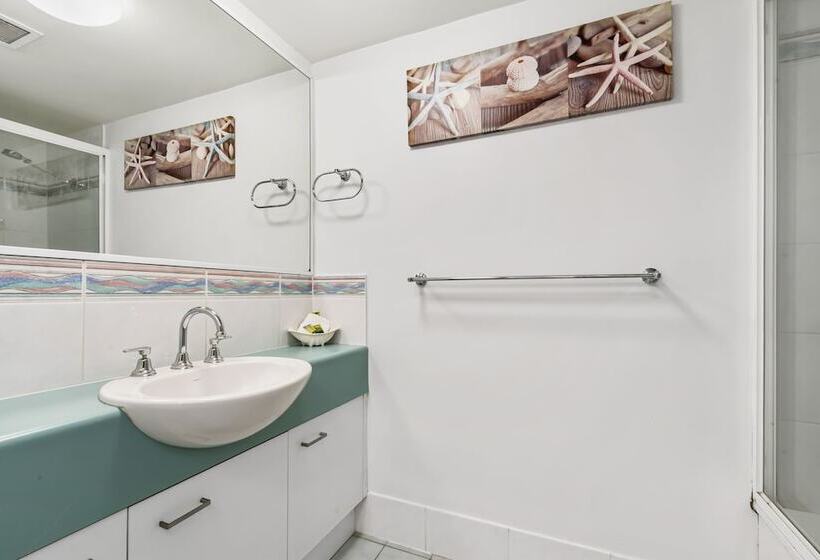 דירת שלושה חדרים, Reflections Holiday Apartments