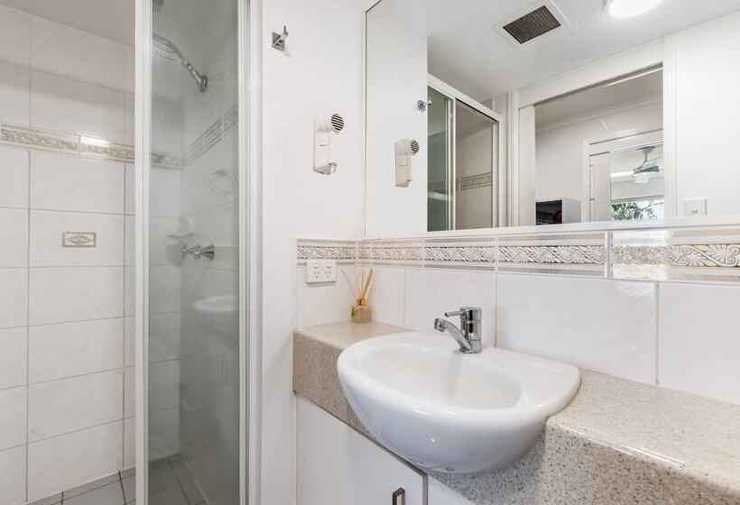 Апартаменты 3 Спальни, Reflections Holiday Apartments