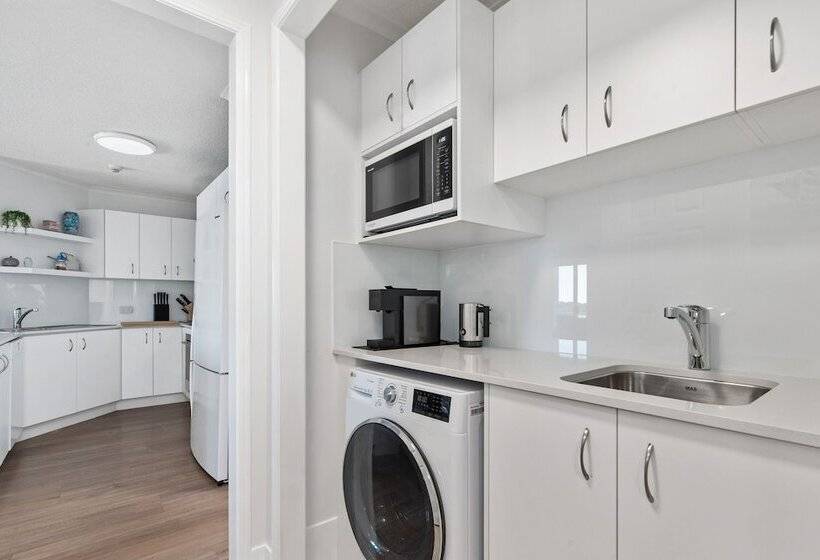 דירת שלושה חדרים, Reflections Holiday Apartments