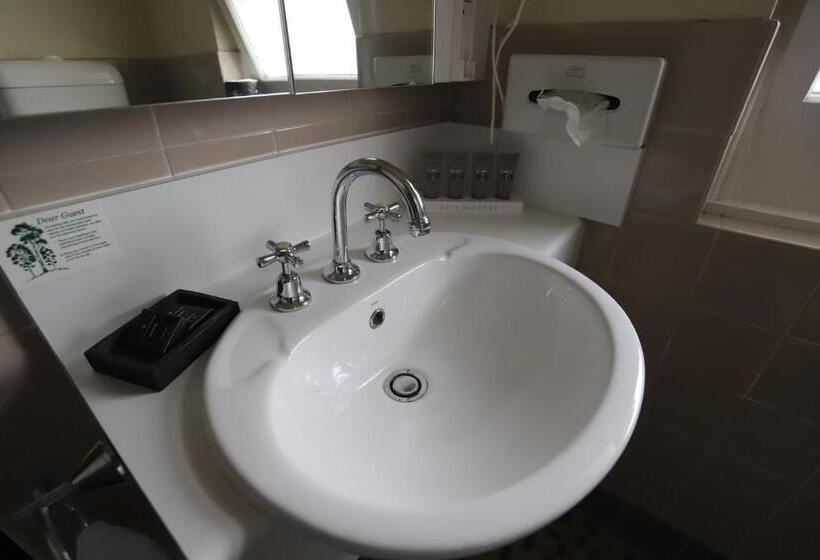 اتاق اجرایی, Townhouse Motel Cowra